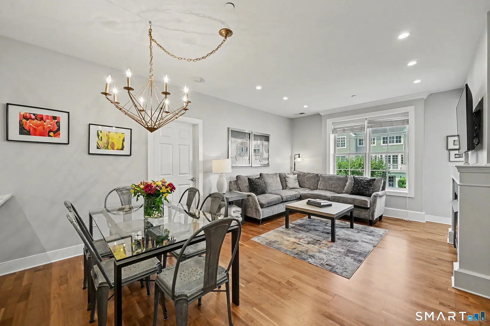 77 Havemeyer Lane  #410 Photo 6
