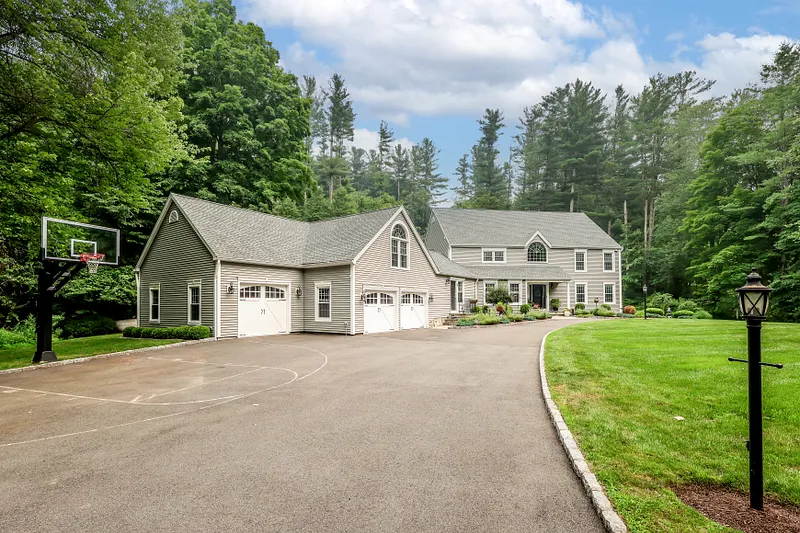 9 Hidden Brook Drive Photo 39