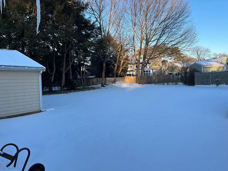 27 Winfield St Photo 3