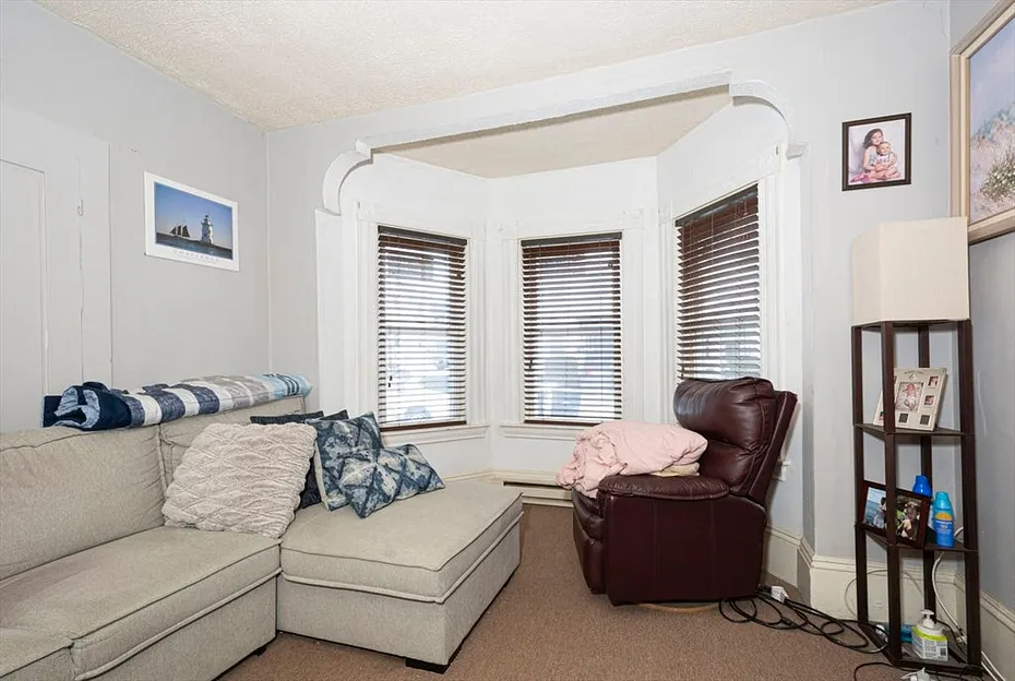 31 Neil  St. Photo 6