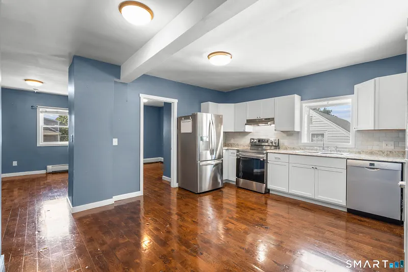 62 Saint Michaels Avenue Photo 6