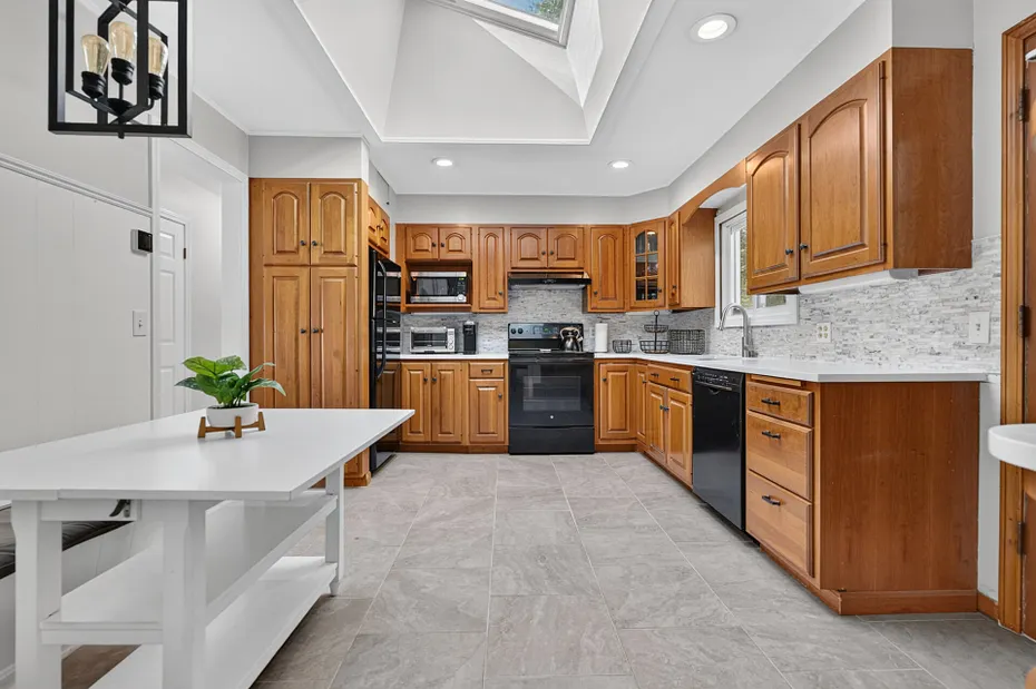 144 Lindley Ter Photo 6