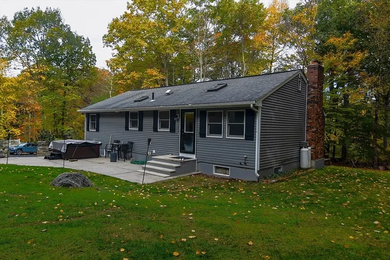 85 Paddock Rd Photo 2