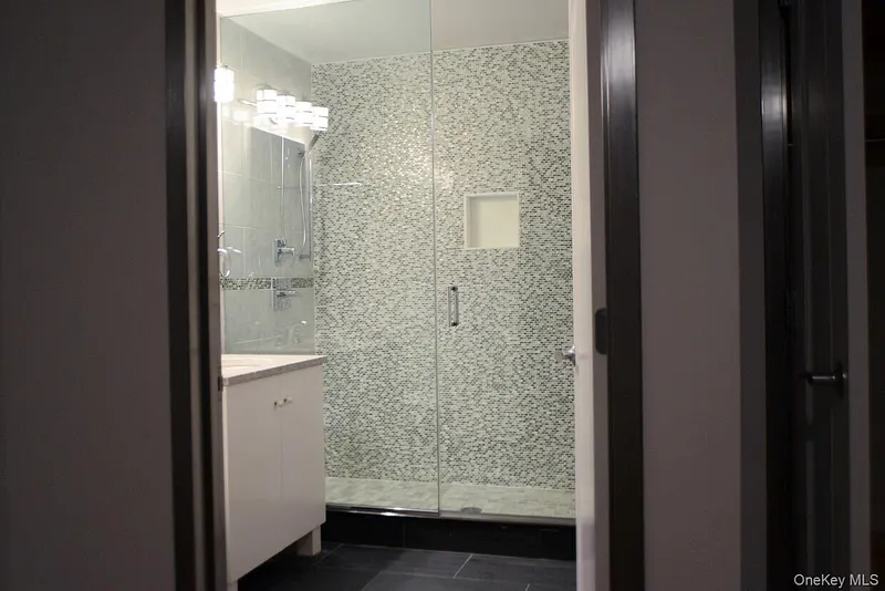 114 Greenpoint Avenue Photo 10