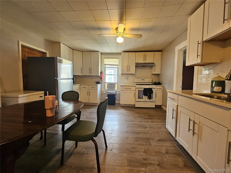 41 Houston Avenue Photo 6