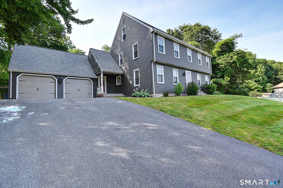 6 Smithbrook Terrace Photo 2