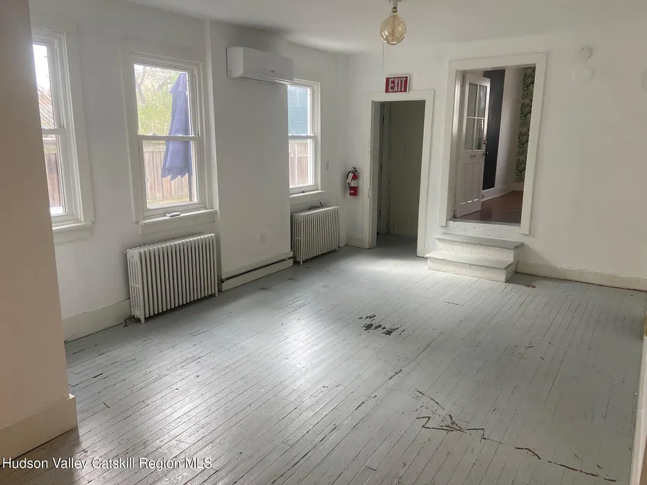 227 Warren Street Photo 8