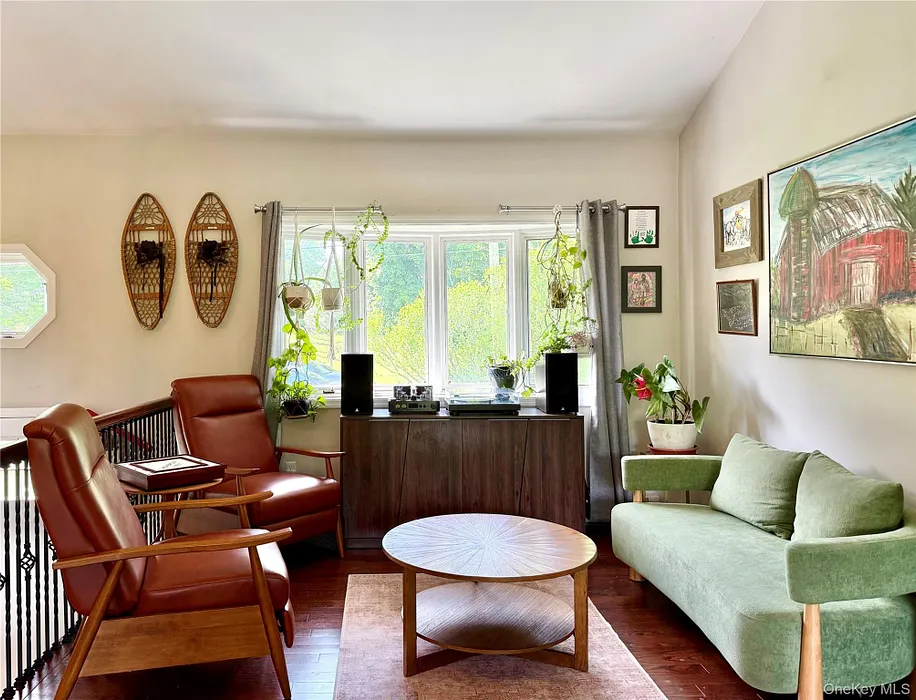 26 Bridle Lane Photo 7