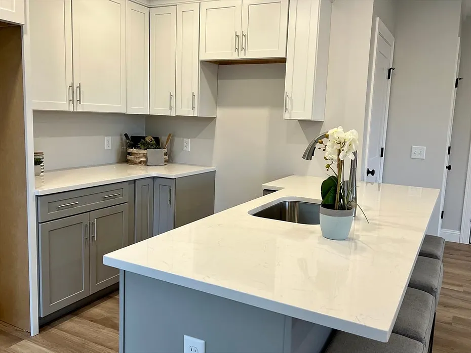 64 Holten St.  #203 Photo 8