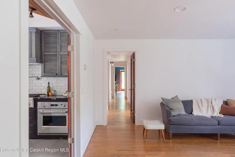 57 Anderson Road Photo 18