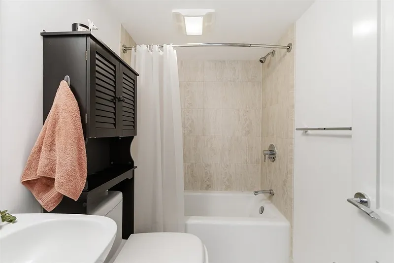180 Franklin Street #176 Photo 20