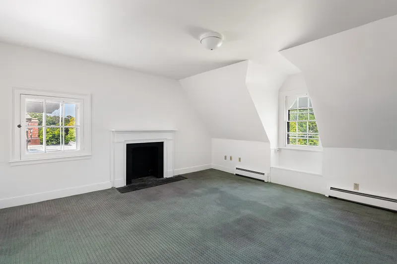 560 Grand Avenue Photo 36