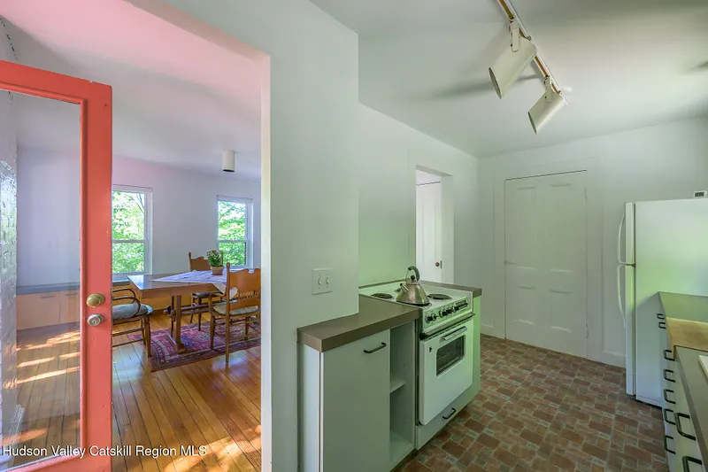 158 Knapp-carpenter Road Photo 9