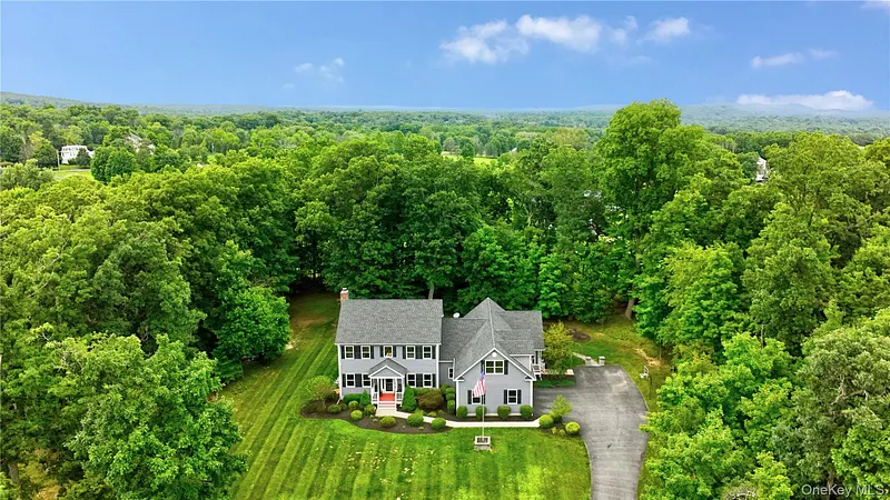 28 Hickory Lane Photo 2