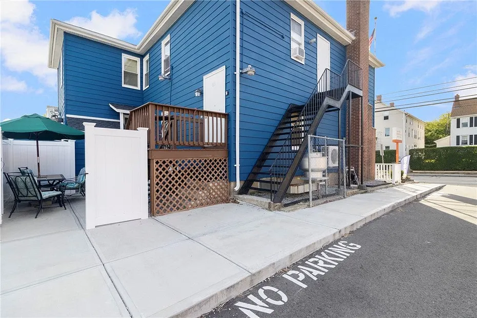 681 Providence Street Photo 44