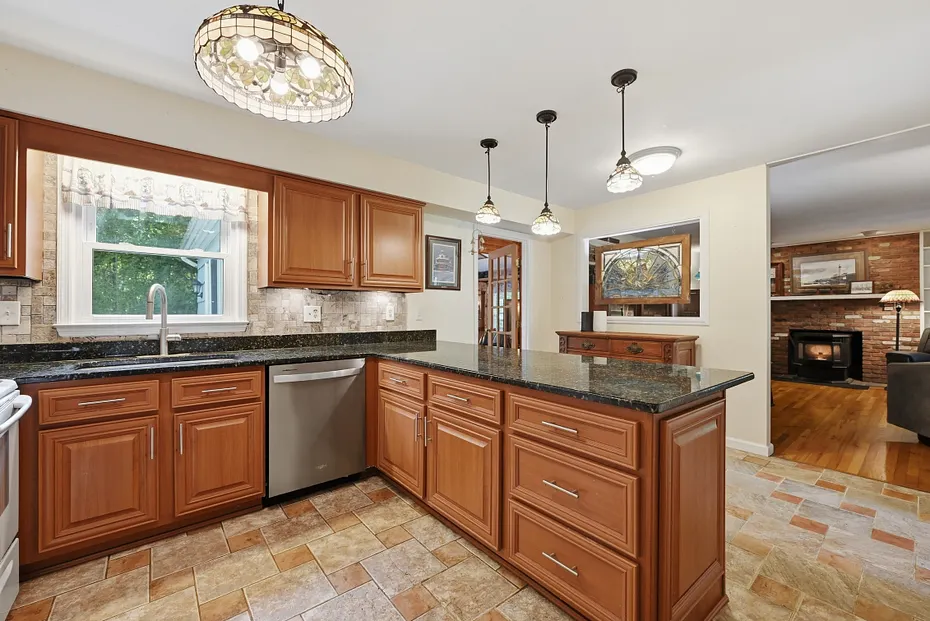 27 Danvers Road Photo 4