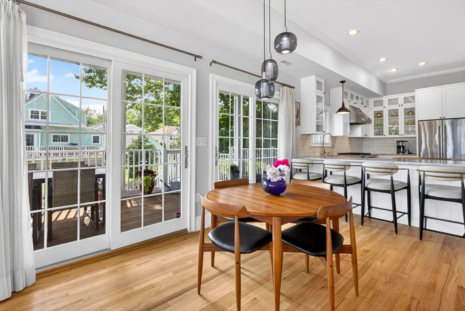 284 Shore Drive Photo 12