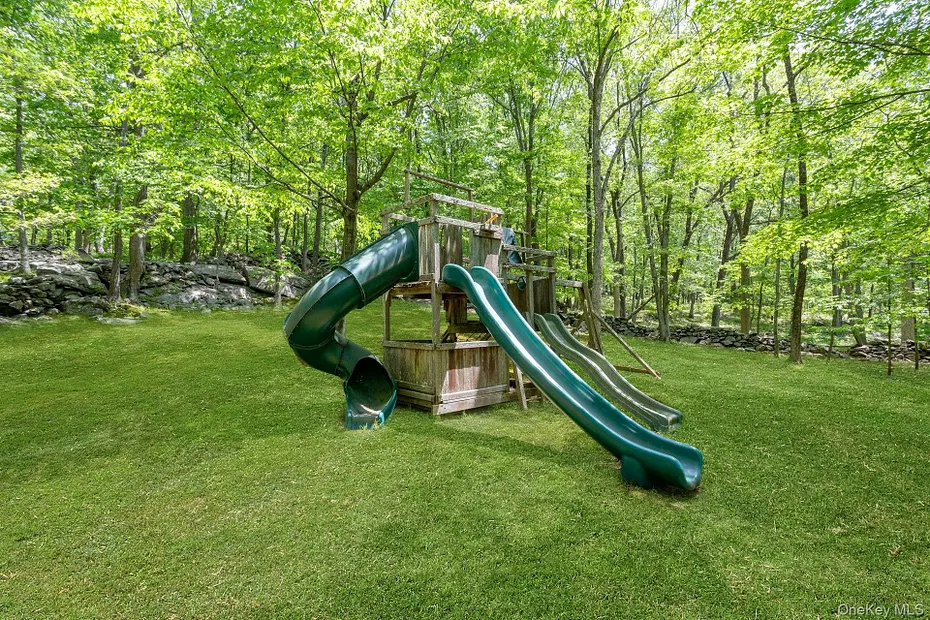 8 Woodland Road Photo 28