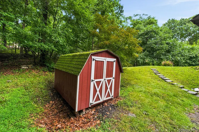 35 Moccasin View Road Photo 34