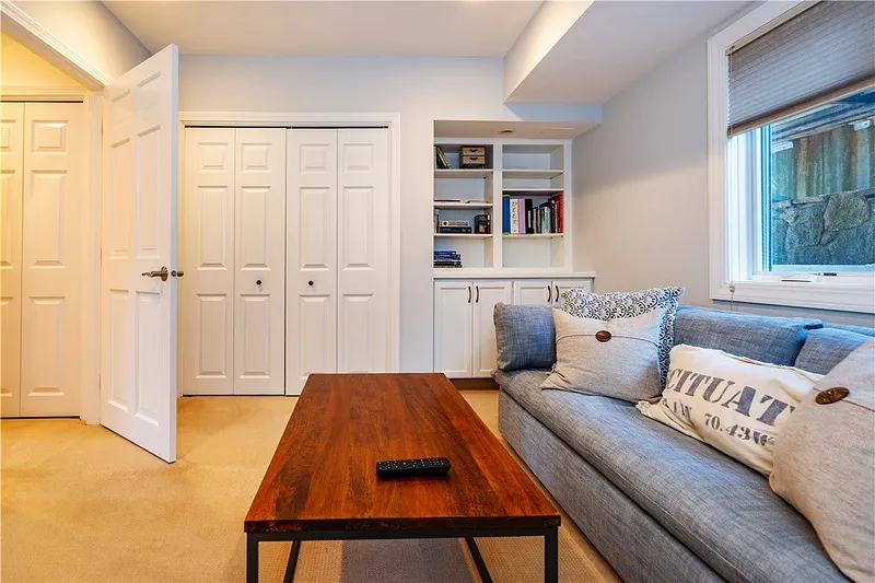 152 Crompton Avenue  #18 Photo 39