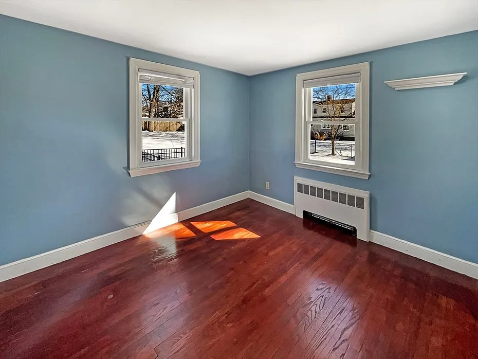 44 2nd St Photo 14