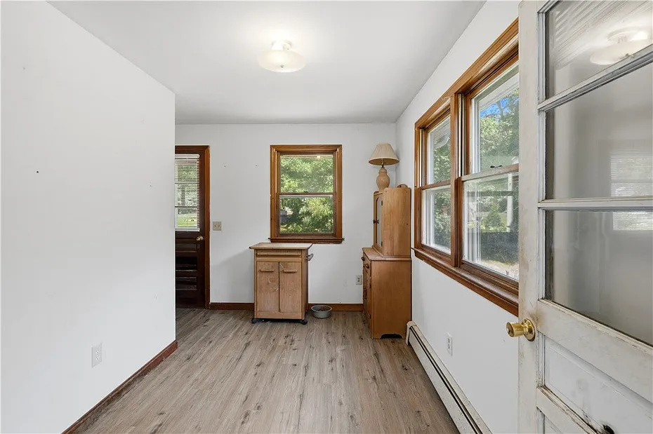 42 Charles Avenue Photo 15