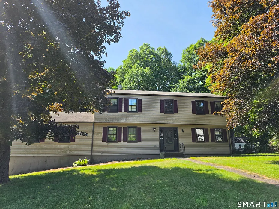 8 Squire Lane Photo 31