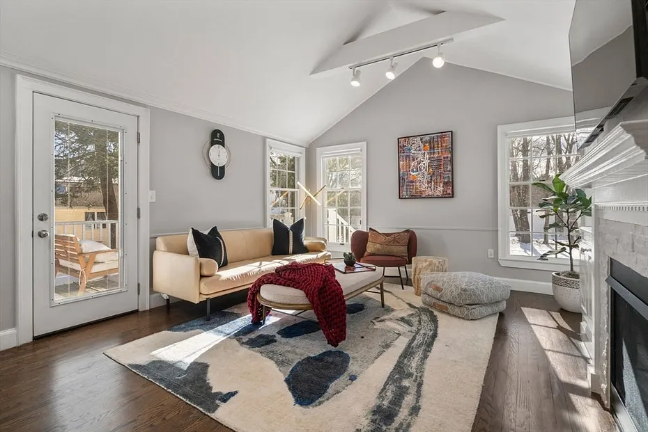 9 Gloucester Road Photo 15