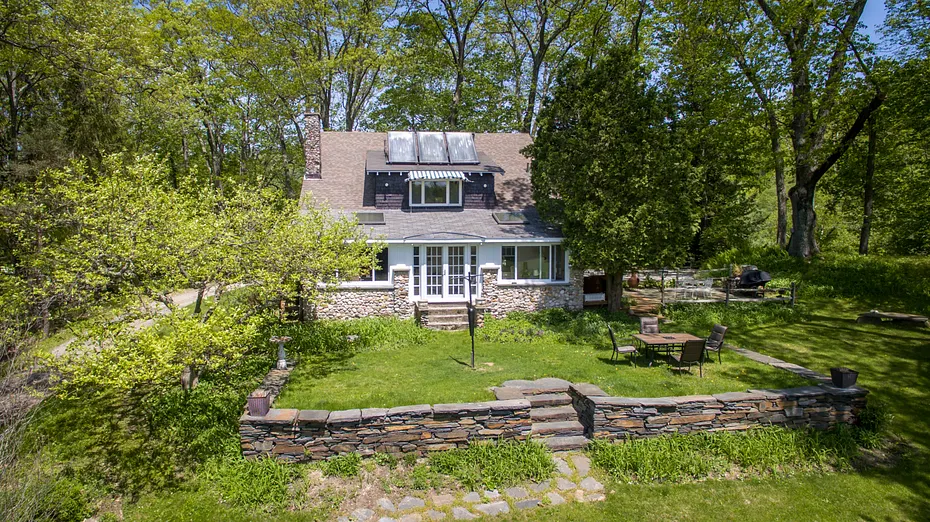 520 White Oaks Rd Photo 3