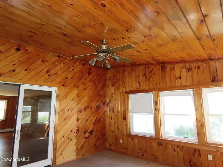 1303 River Rd Photo 34