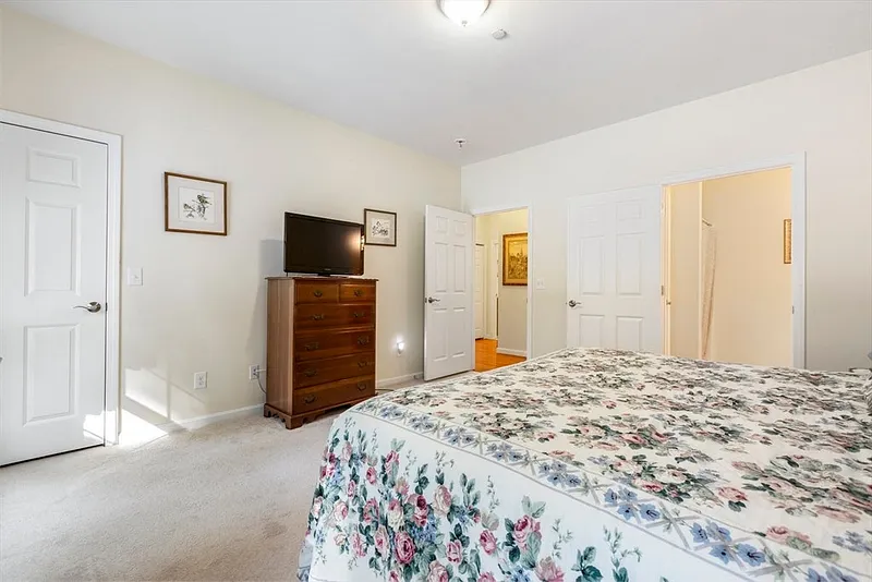 631 East St #L101 Photo 19