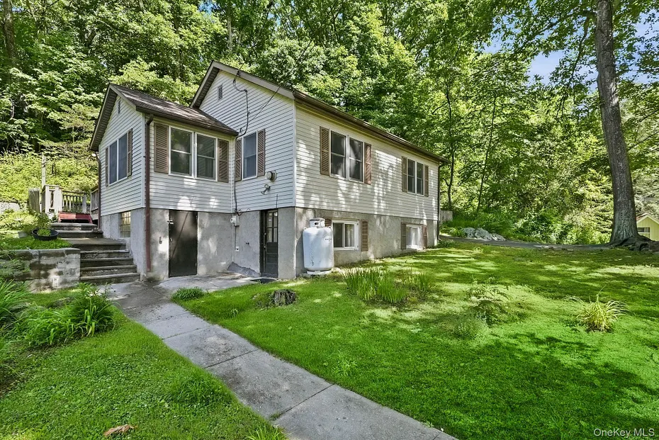 19 Woodlawn Road Photo 1