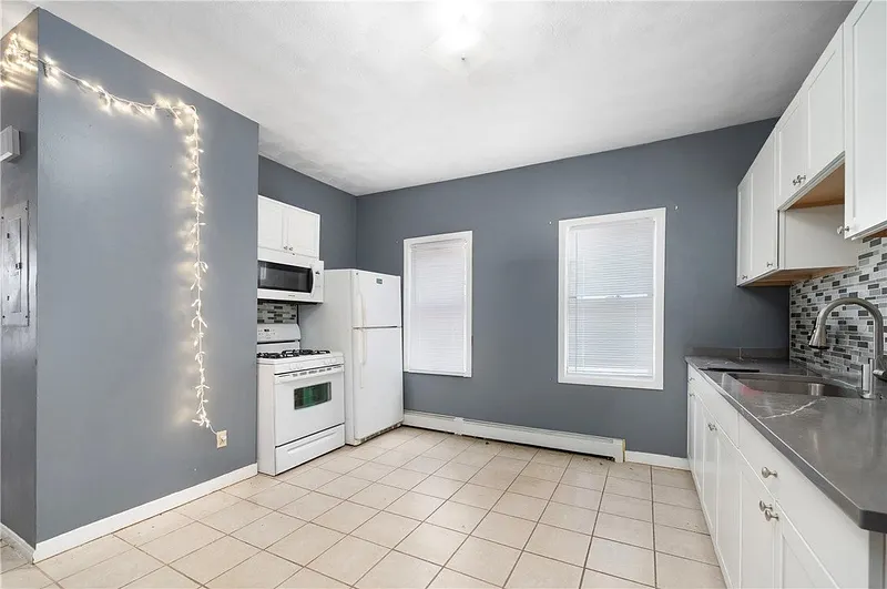 346 Douglas Avenue Photo 12