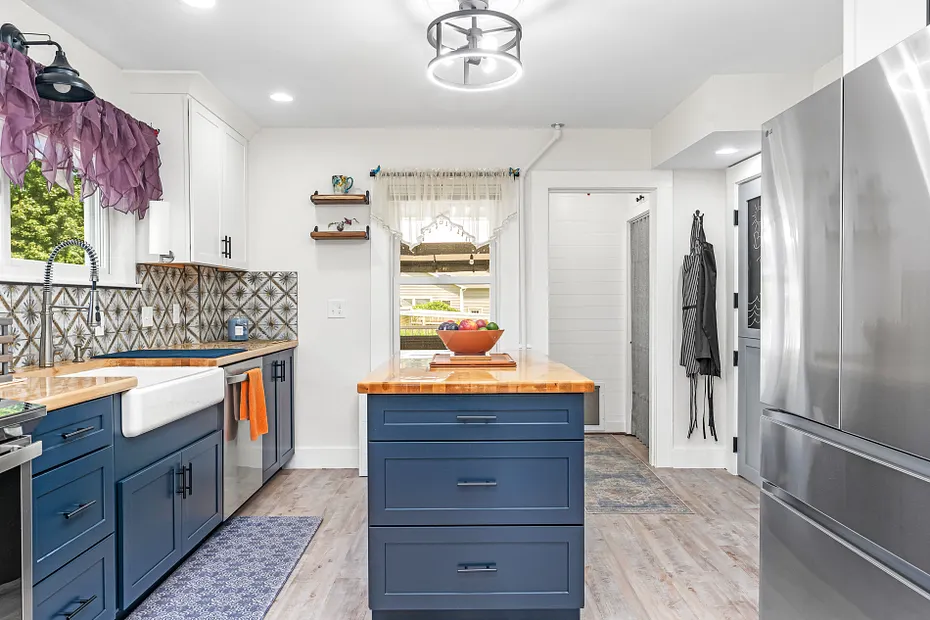 124 Beach Street Photo 13