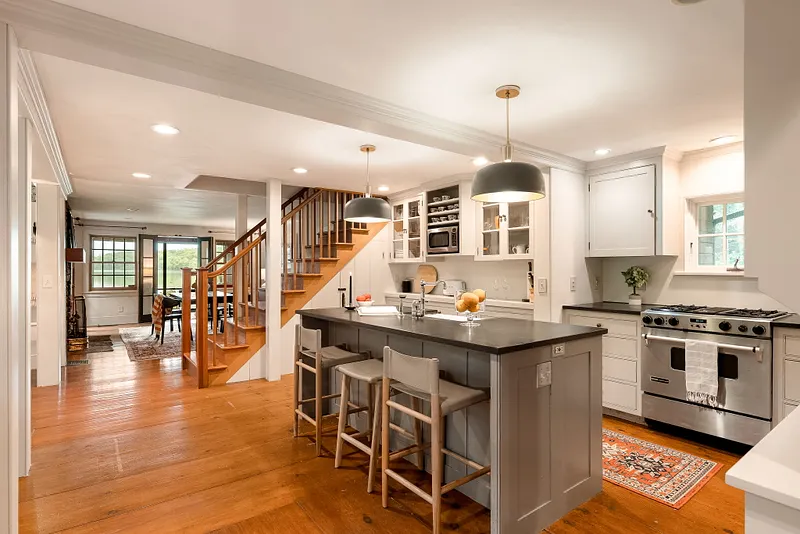 142 Interlaken Road Photo 7