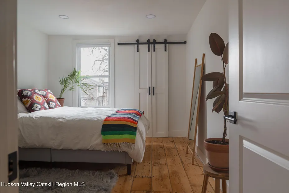 517 State Street Photo 22