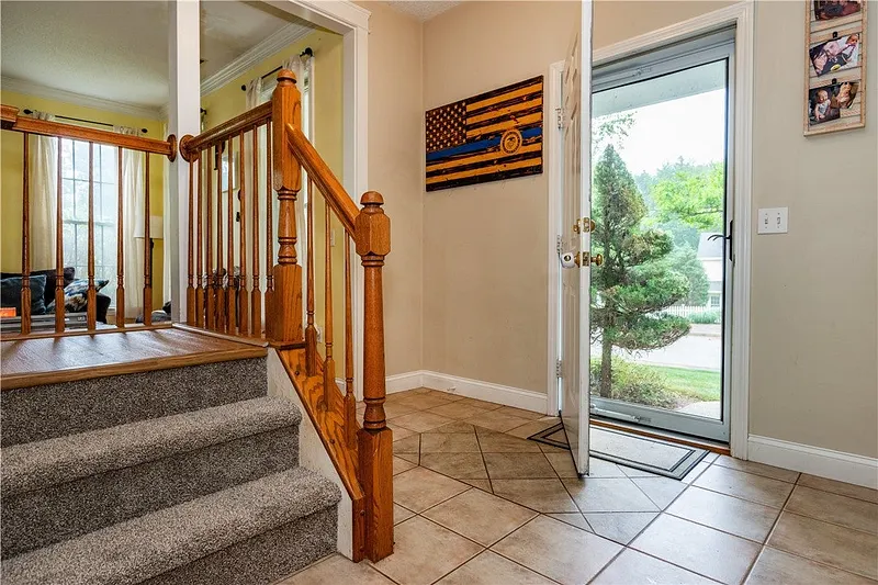 50 South Pond Drive Photo 11