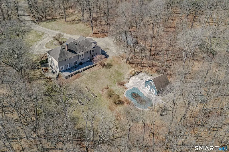 380 Southbury Road Photo 34
