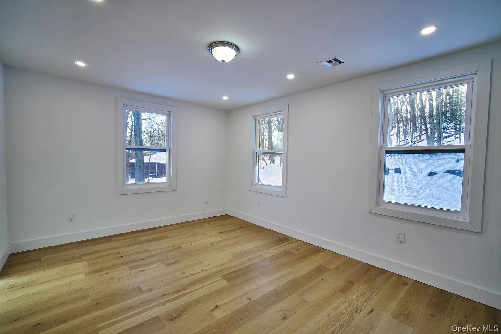 189 Mcnamara Road Photo 20