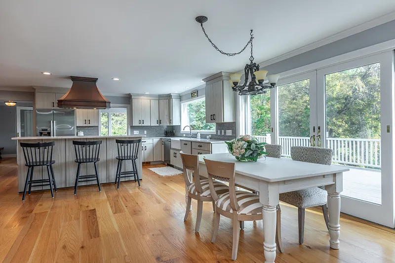 168 Cobble Road Photo 15