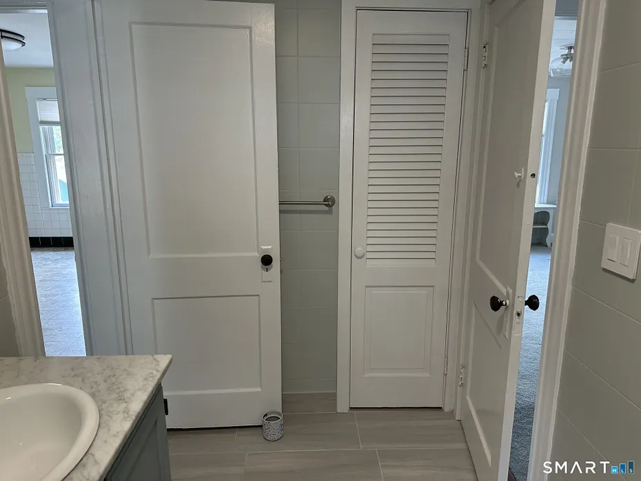 76 Lorenzo Street Photo 10