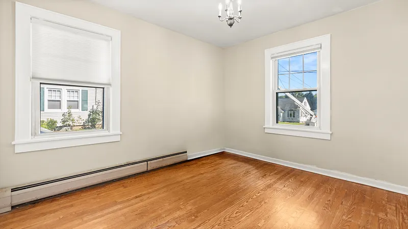 45 Kensington Ave Photo 10