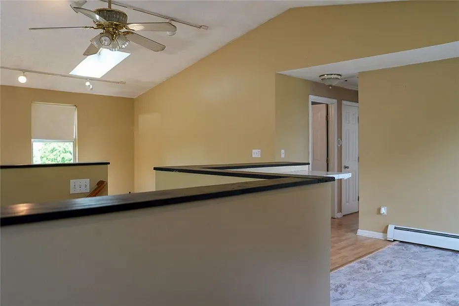 10 Scott Court Photo 7