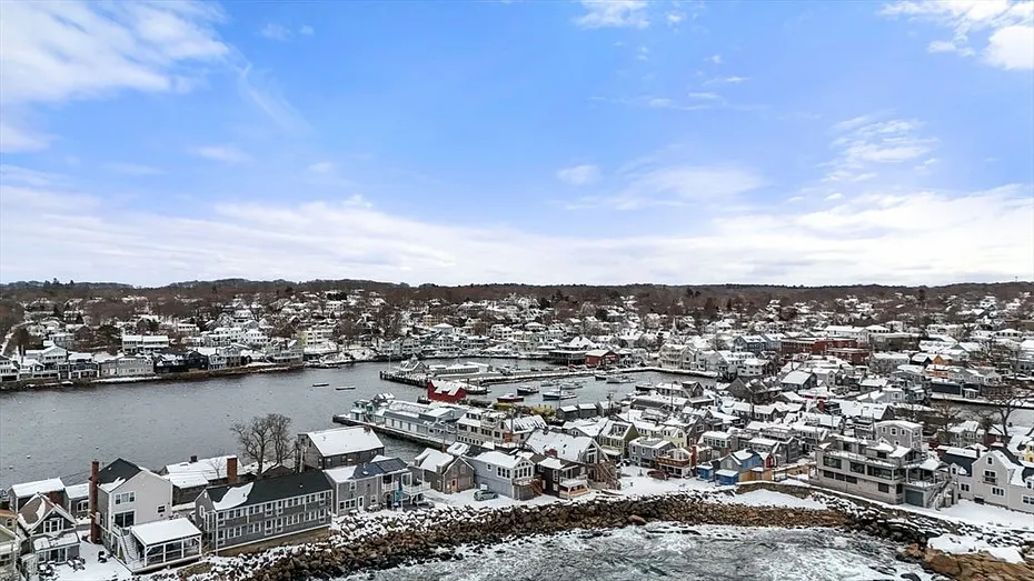 52 Bearskin Neck Photo 30