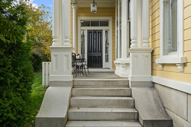 15 Elm Street Photo 21