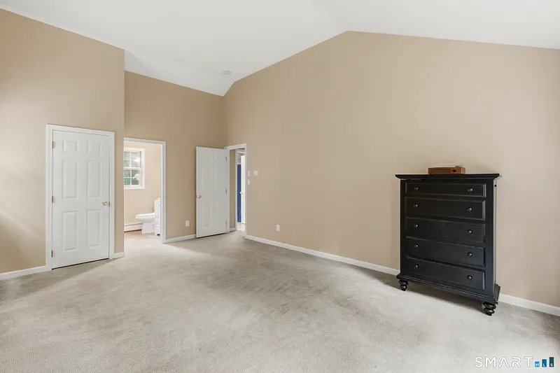 436 Tiffany Lane Photo 16