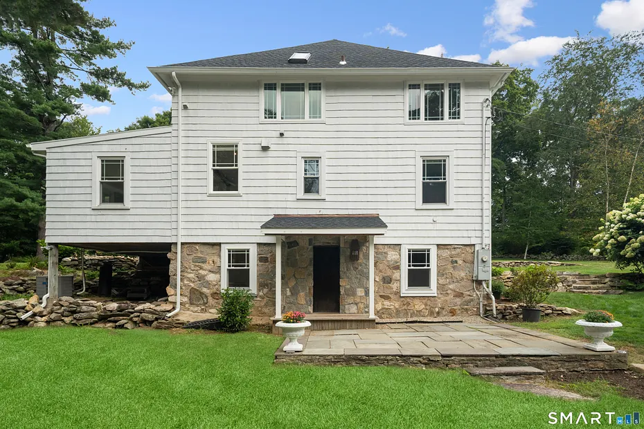 14 Partrick Lane Photo 1