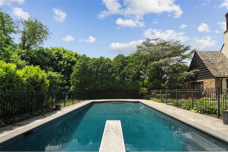 34 Hevelyne Road Photo 31