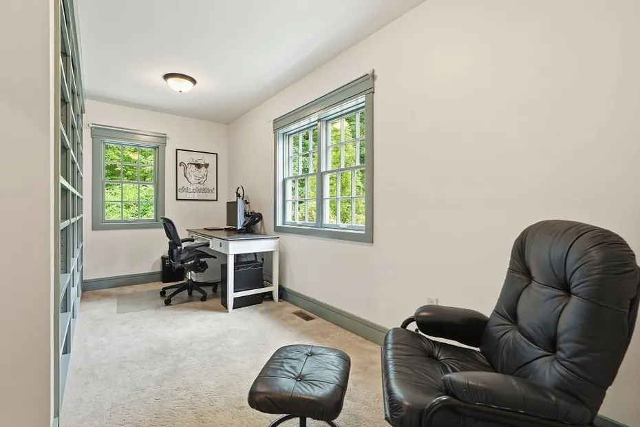18 Eveningstar Dr Photo 21