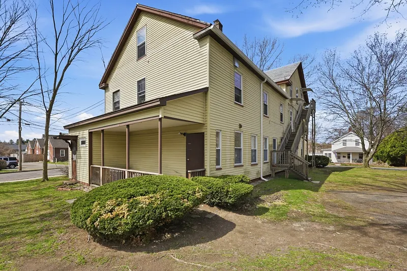 17 Adams St Photo 9